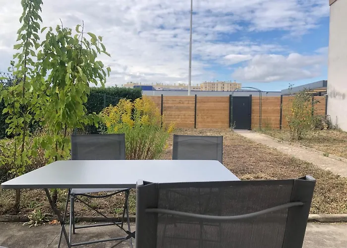 Chill And Sun, 2 Calme Avec Terrasse Et Parking Lägenhet *