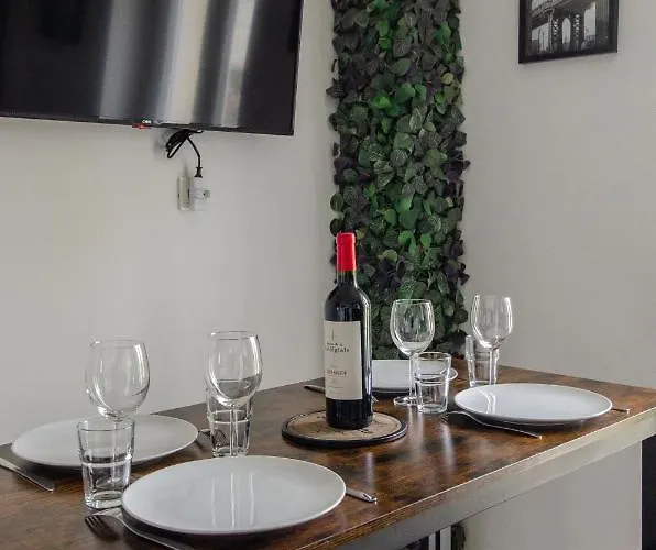 Chill And Sun, 2 Calme Avec Terrasse Et Parking Lägenhet