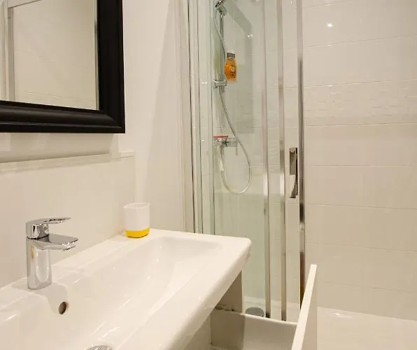 Lägenhet Chill And Sun, 2 Calme Avec Terrasse Et Parking